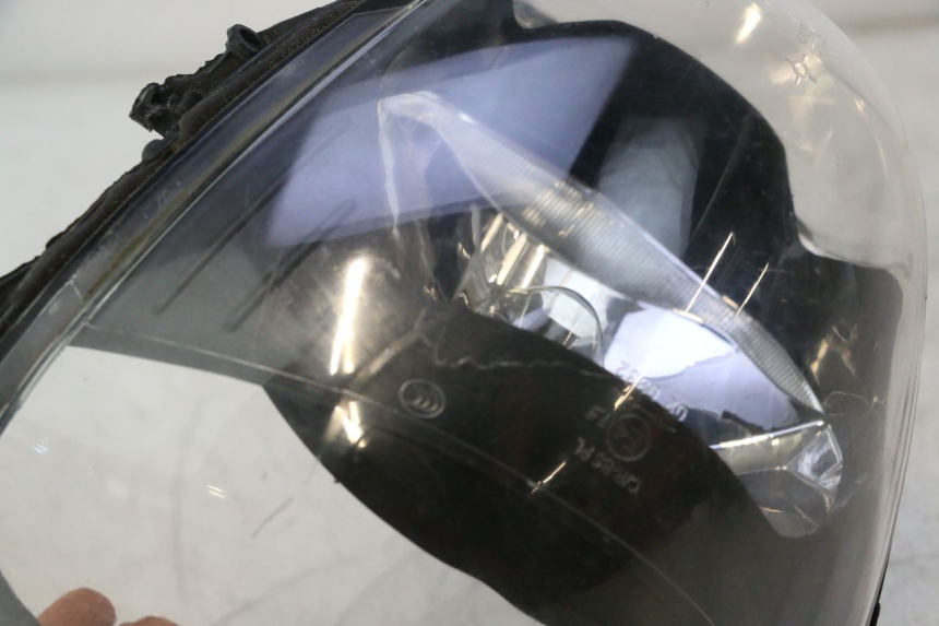 photo de SCHEINWERFER PIAGGIO ZIP IGET 4T 50 (2021 - 2023) - Details der Befestigungspunkte