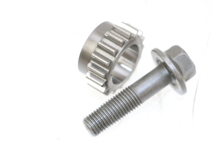 photo de GETRIEBE ANTRIEB YAMAHA FZ1 FAZER 1000 (2007 - 2009) - Zoom auf Gebrauchszustand