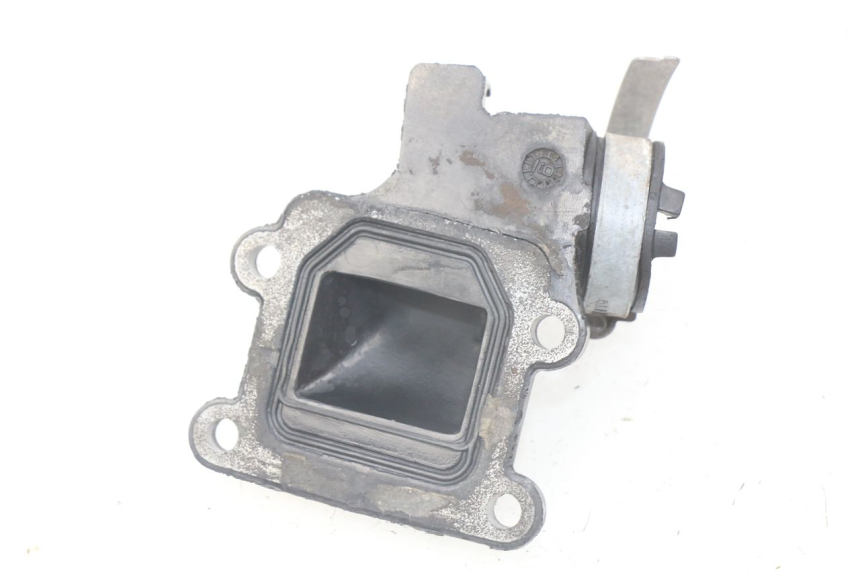 photo de ANSAUGSTUTZEN MBK BOOSTER SPIRIT 50 (1996 - 1999) - Detailansicht des Bauteils