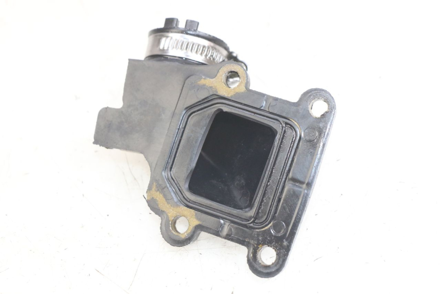 photo de ANSAUGSTUTZEN MBK BOOSTER SPIRIT 50 (2004 - 2017) - Detailansicht des Bauteils