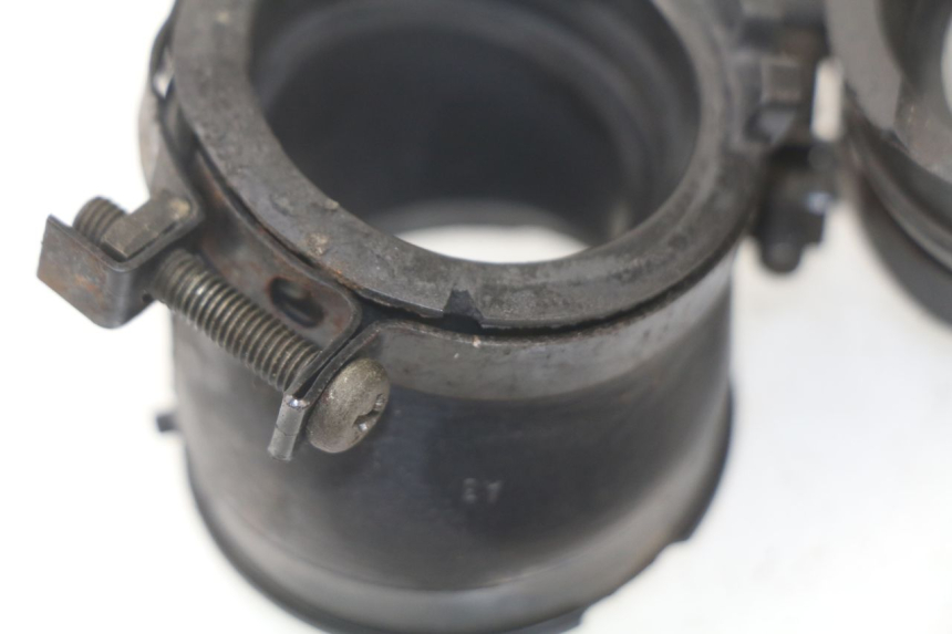 photo de ANSAUGSTUTZEN HONDA CBF 500 (2004 - 2007) - Detailansicht des Bauteils