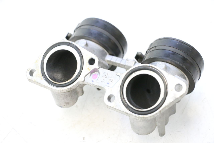photo de ANSAUGSTUTZEN HONDA FJS SILVER WING SILVERWING 400 (2005 - 2008) - Detailansicht des Bauteils