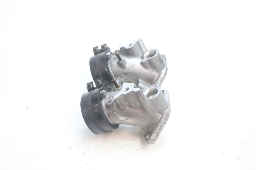 photo de ANSAUGSTUTZEN HONDA FJS SILVER WING SILVERWING 400 (2005 - 2008) - Zoom auf Gebrauchszustand