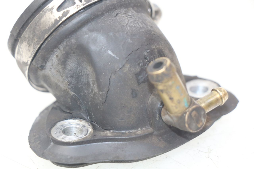 photo de ANSAUGSTUTZEN PIAGGIO FLY 125 (2005 - 2012) - Zoom auf Gebrauchszustand