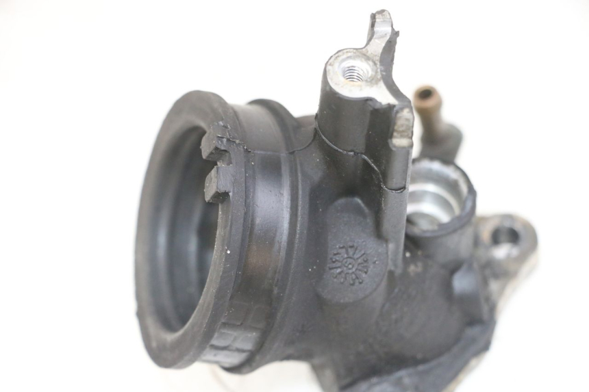 photo de ANSAUGSTUTZEN PIAGGIO MP3 LT 300 (2010 - 2016) - Zoom auf Gebrauchszustand