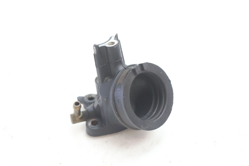 photo de ANSAUGSTUTZEN PIAGGIO MP3 LT 300 (2010 - 2016) - Detailansicht des Bauteils