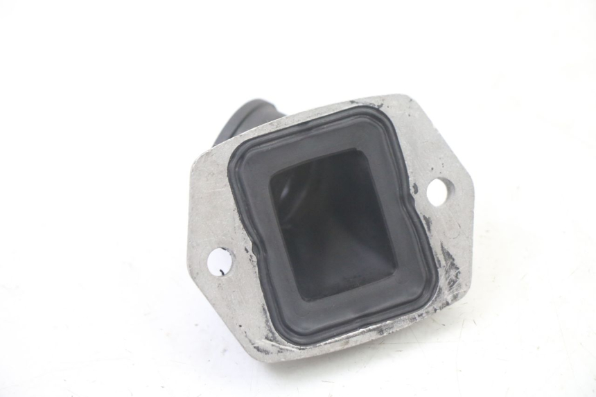 photo de ANSAUGSTUTZEN PIAGGIO FLY 2T 50 (2004 - 2017) - Zoom auf Gebrauchszustand