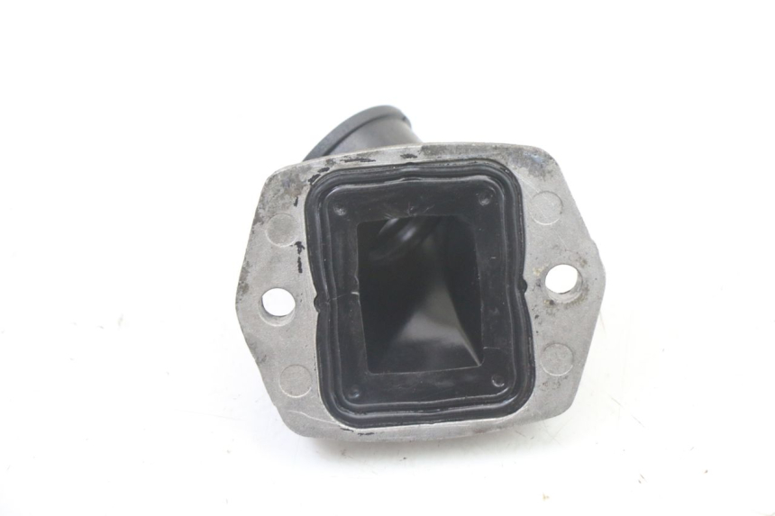 photo de ANSAUGSTUTZEN PIAGGIO VESPA S 2T 50 (2007 - 2014) - Zoom auf Gebrauchszustand