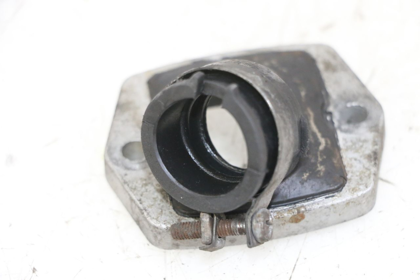 photo de ANSAUGSTUTZEN PIAGGIO VESPA S 2T 50 (2007 - 2014) - Zoom auf Gebrauchszustand