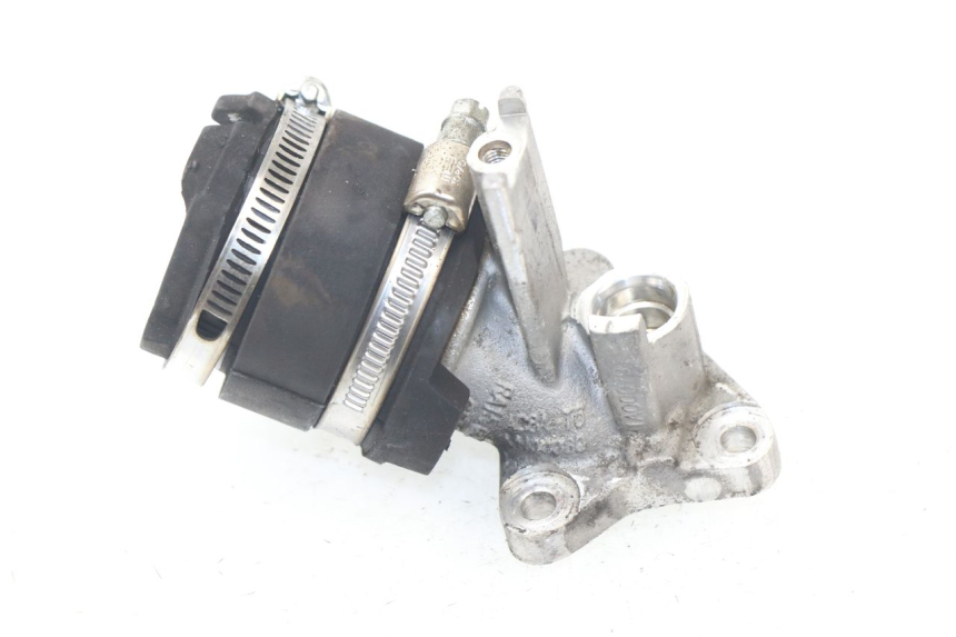 photo de ANSAUGSTUTZEN PIAGGIO PRIMAVERA 125 (2013 - 2021) - Zoom auf Gebrauchszustand