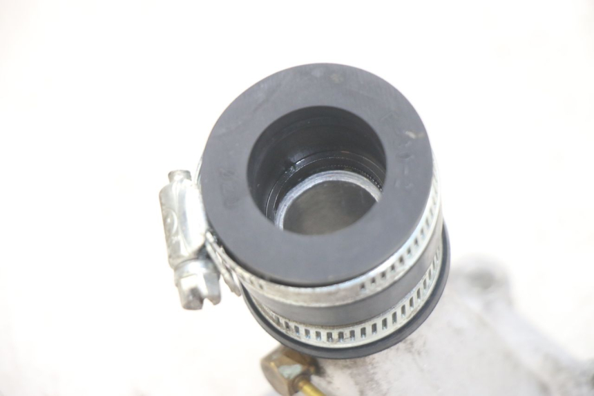 photo de ANSAUGSTUTZEN GILERA RK 50 (1996 - 1999) - Technische Nahaufnahme