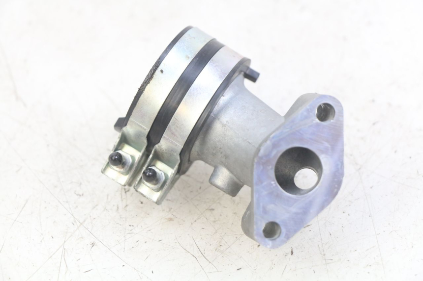 photo de ANSAUGSTUTZEN TNT MOTOR ROMA 10' 4T 50 (2019 - 2022) - Detailansicht des Bauteils