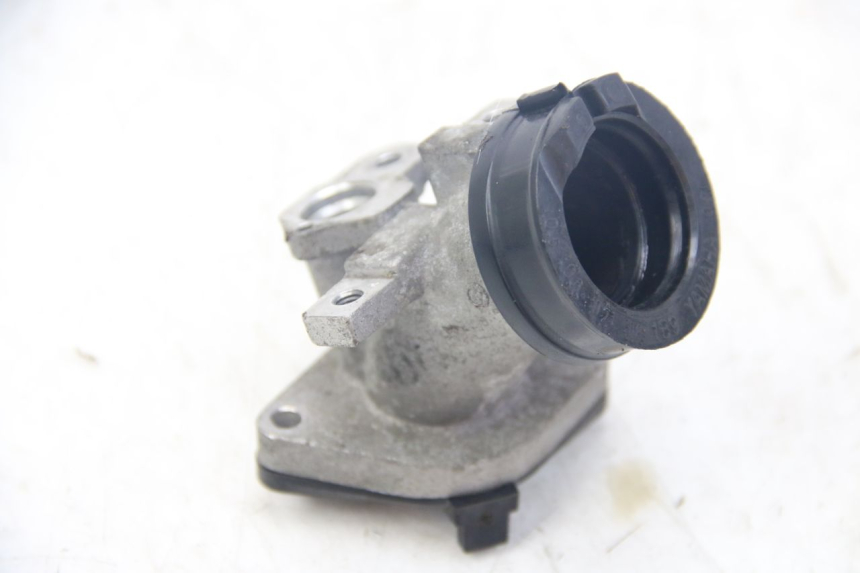 photo de ANSAUGSTUTZEN YAMAHA XMAX X-MAX 125 (2006 - 2009) - Detailansicht des Bauteils