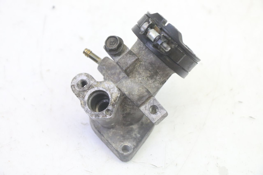 photo de ANSAUGSTUTZEN YAMAHA XMAX X-MAX 125 (2006 - 2009) - Detailansicht des Bauteils