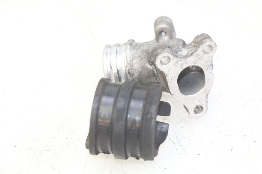 photo de ANSAUGSTUTZEN PIAGGIO ZIP 4T 50 (2018 - 2020) - Zoom auf Gebrauchszustand