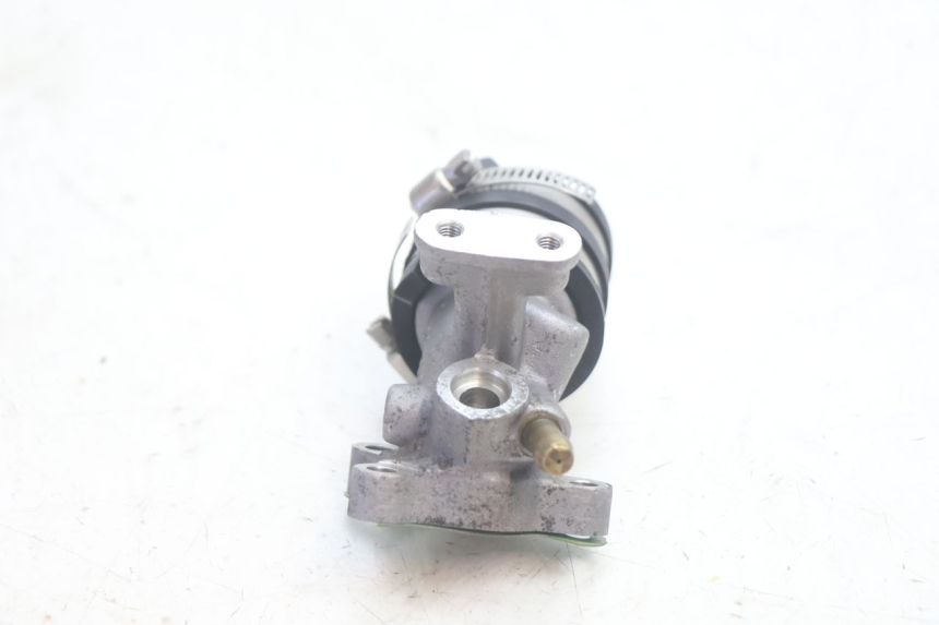 photo de ANSAUGSTUTZEN PIAGGIO ZIP IGET 4T 50 (2021 - 2023) - Detailansicht des Bauteils