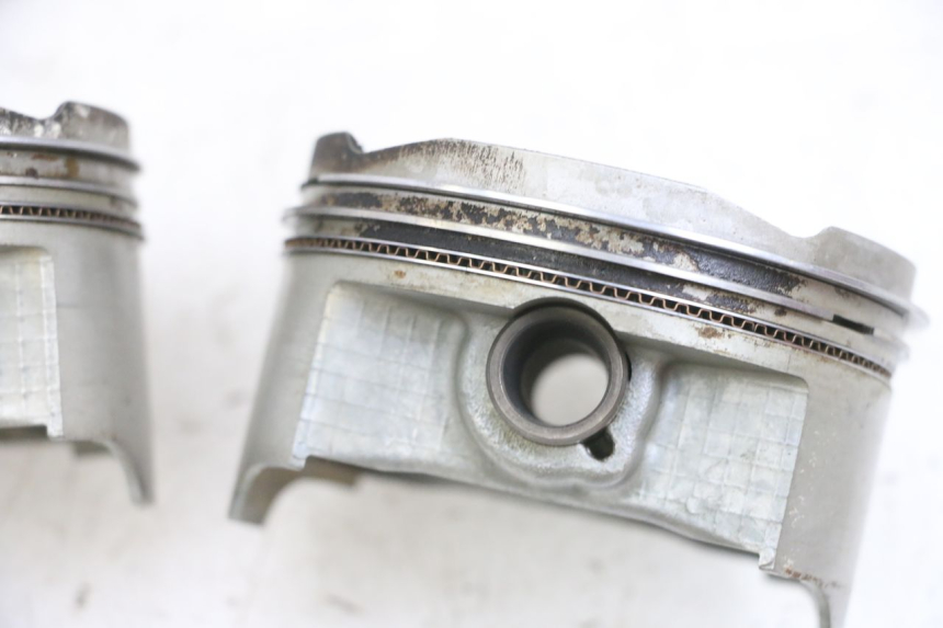 photo de KOLBEN SUZUKI BURGMAN EXECUTIVE ABS 650 (2006 - 2012) - Details der Befestigungspunkte