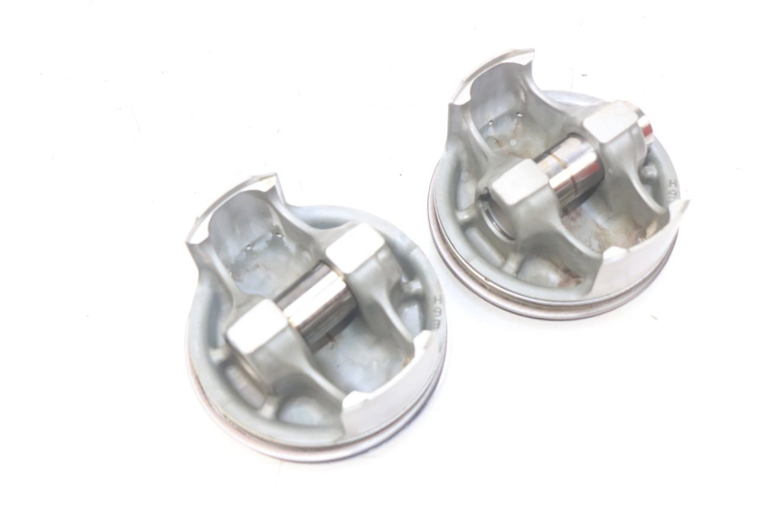 photo de PISTON YAMAHA MT-07 MT07 ABS 700 (2014 - 2017) - Zoom auf Gebrauchszustand