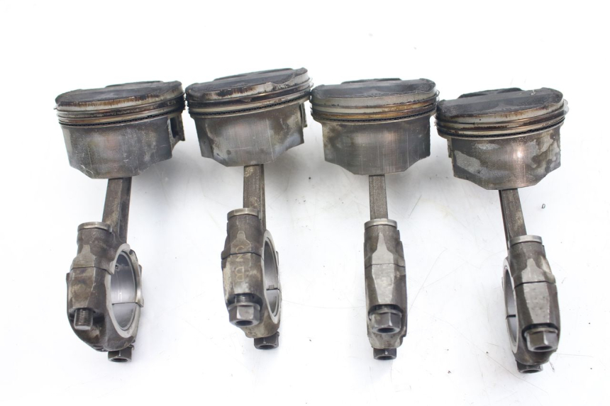 photo de PISTON HONDA VFR FI RC46 800 (1998 - 2001) - Detailansicht des Bauteils