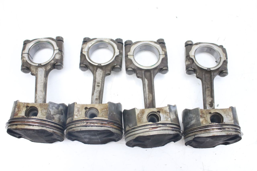 photo de PISTON HONDA VFR FI RC46 800 (1998 - 2001) - Technische Nahaufnahme