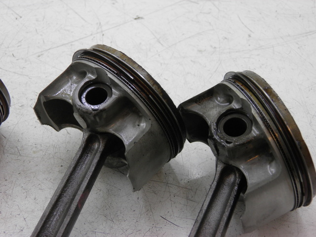 photo de KOLBEN YAMAHA FJR 1300 (2004 - 2005) - Oberflächenzustand und Material