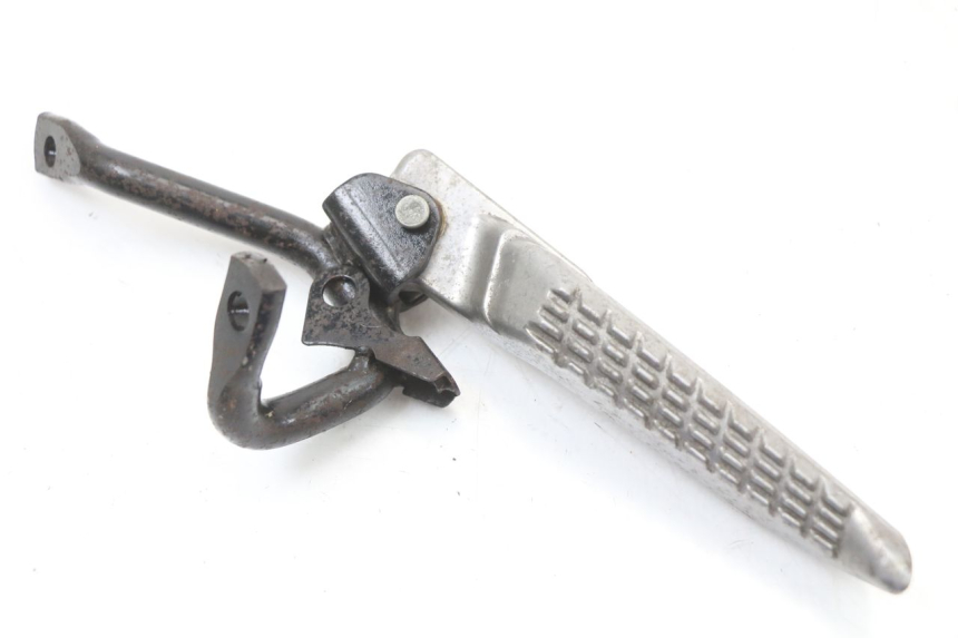 photo de RECHTE HINTERE FUßRASTENHALTERUNG JONWAY AZTRAL 125 (2008 - 2017) - Zoom auf Gebrauchszustand