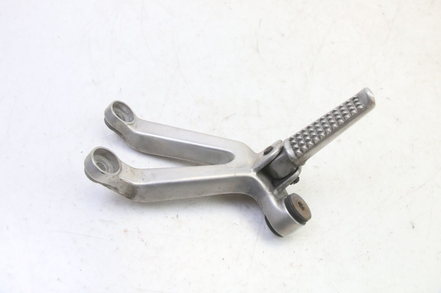 photo de FUSSRASTEN HALTEPLATTEN HINTEN RECHT HONDA CBR RR FIREBLADE 900 (1992 - 1994) - Hauptansicht