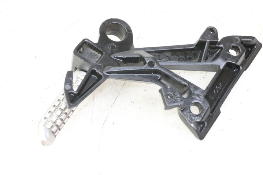 photo de FUSSRASTEN HALTEPLATTEN HINTEN RECHT EBROH BRAVO GLE 1 (2020 - 2024) - Zoom auf Gebrauchszustand