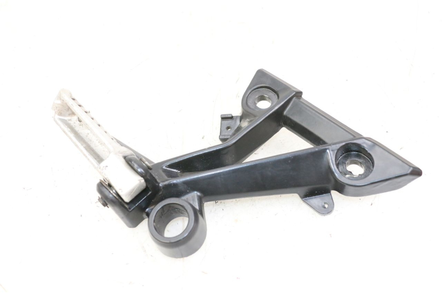 photo de FUSSRASTEN HALTEPLATTEN HINTEN RECHT EBROH BRAVO GLE 1 (2020 - 2024) - Alternative Perspektive