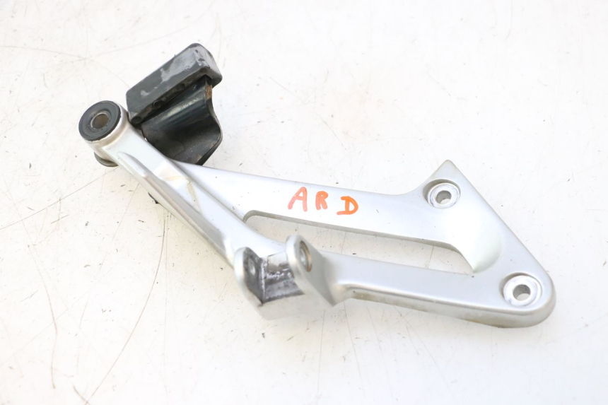 photo de FUSSRASTEN HALTEPLATTEN HINTEN RECHT YAMAHA FJR 1300 (2001 - 2005) - Hauptansicht