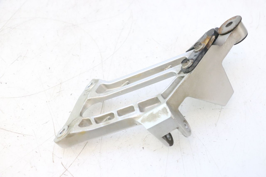 photo de FUSSRASTEN HALTEPLATTEN HINTEN RECHT YAMAHA FJR 1300 (2001 - 2005) - Alternative Perspektive