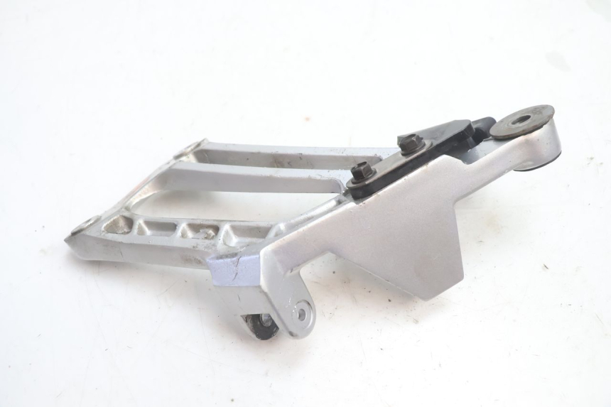 photo de FUSSRASTEN HALTEPLATTEN HINTEN RECHT YAMAHA FJR 1300 (2001 - 2005) - Alternative Perspektive