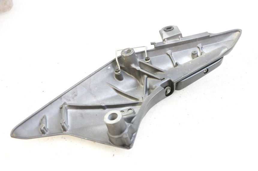 photo de FUSSRASTEN HALTEPLATTEN HINTEN RECHT HONDA FJS SILVER WING SILVERWING 400 (2005 - 2008) - Technische Nahaufnahme