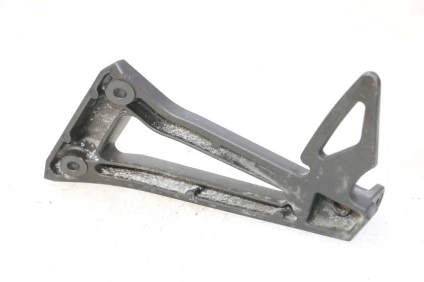 photo de FUSSRASTEN HALTEPLATTEN HINTEN RECHT YAMAHA FZ6 FAZER S2 600 (2007 - 2011) - Zoom auf Gebrauchszustand