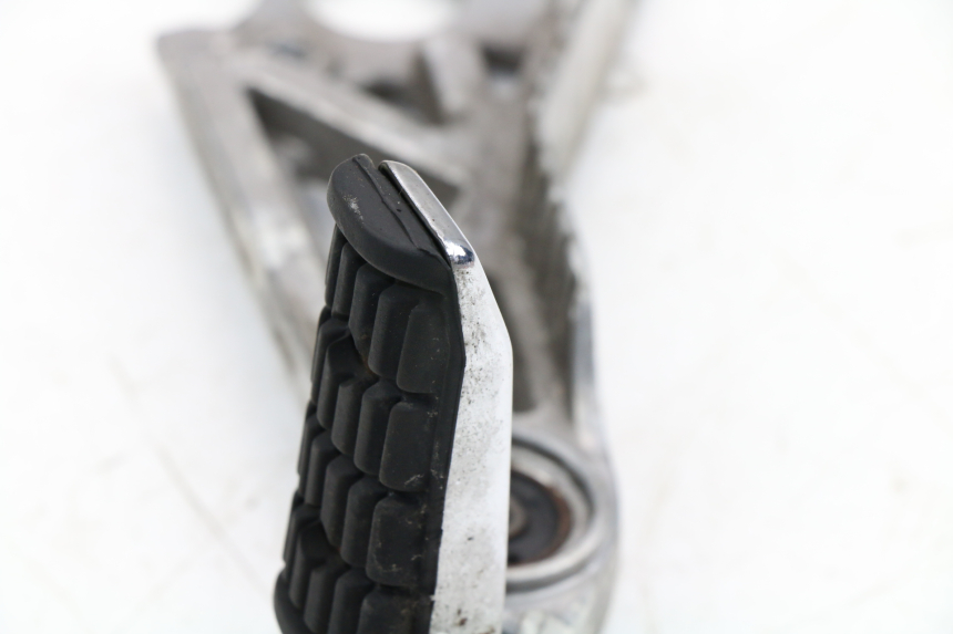 photo de FUSSRASTEN HALTEPLATTEN HINTEN RECHT YAMAHA FZX FAZER 750 (1987 - 1998) - Fokus auf die Struktur