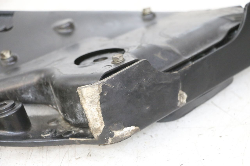 photo de FUSSRASTEN HALTEPLATTEN HINTEN RECHT GILERA NEXUS 300 (2008 - 2013) - Zoom auf Gebrauchszustand