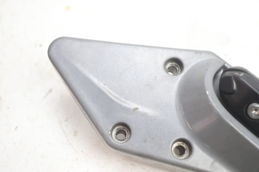 photo de FUSSRASTEN HALTEPLATTEN HINTEN RECHT GILERA GP 800 (2007 - 2013) - Gesamtansicht des Produkts