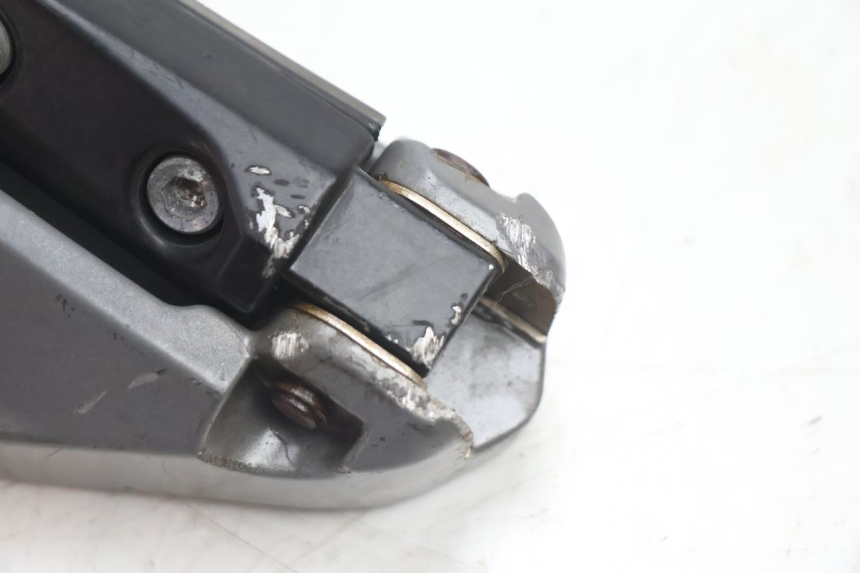 photo de FUSSRASTEN HALTEPLATTEN HINTEN RECHT GILERA GP 800 (2007 - 2013) - Kennzeichnungen und Originalreferenzen