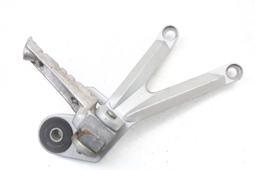 photo de FUSSRASTEN HALTEPLATTEN HINTEN RECHT HYOSUNG GTR 125 (2006 - 2008) - Hauptansicht