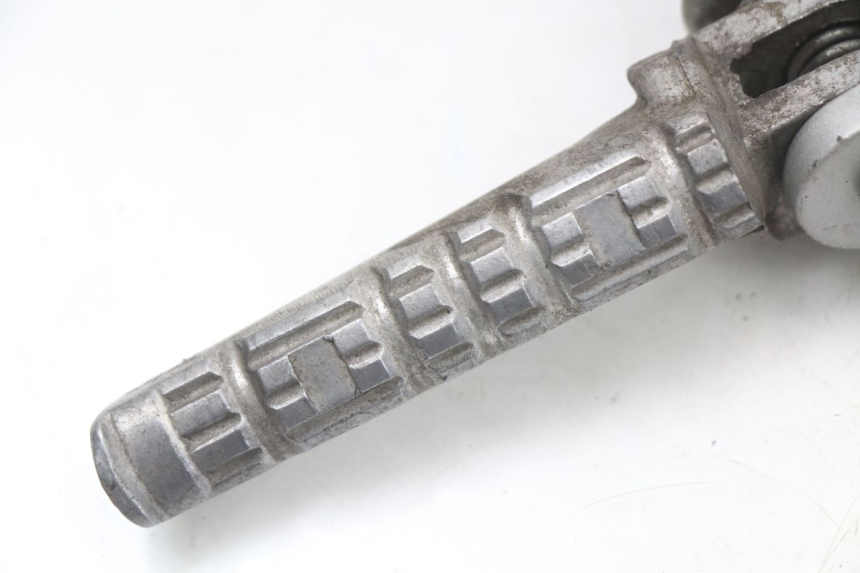 photo de FUSSRASTEN HALTEPLATTEN HINTEN RECHT HYOSUNG GTR 125 (2006 - 2008) - Technische Nahaufnahme