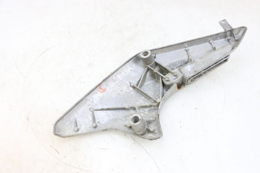 photo de FUSSRASTEN HALTEPLATTEN HINTEN RECHT JM MOTORS GTS 125 (2015 - 2019) - Details der Befestigungspunkte