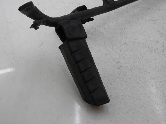 photo de FUSSRASTEN HALTEPLATTEN HINTEN RECHT HONDA FES PANTHEON 125 (2003 - 2007) - Technische Nahaufnahme