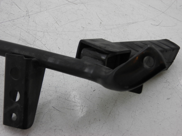 photo de FUSSRASTEN HALTEPLATTEN HINTEN RECHT HONDA FES PANTHEON 125 (2003 - 2007) - Gesamtansicht des Produkts