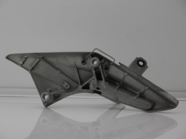 photo de FUSSRASTEN HALTEPLATTEN HINTEN RECHT HONDA FJS SILVER WING ABS 600 (2004 - 2007) - Detailansicht des Bauteils