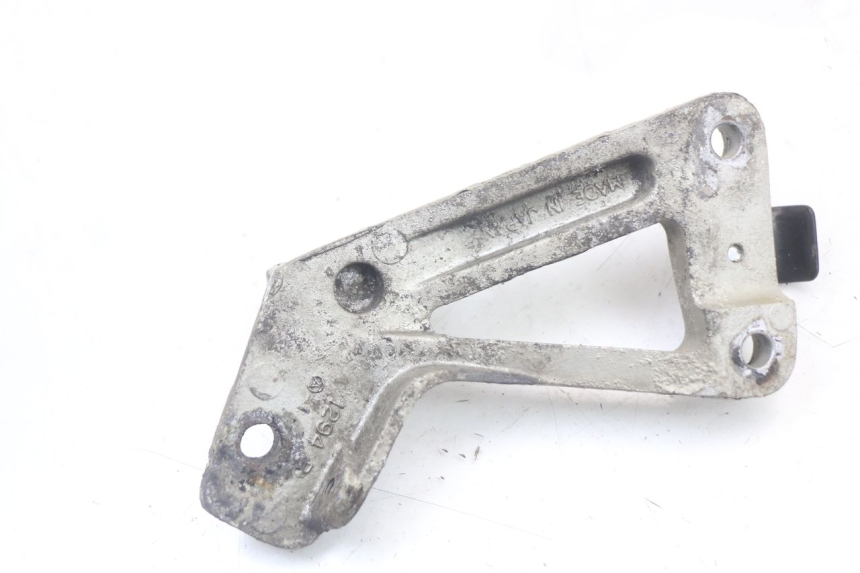 photo de FUSSRASTEN HALTEPLATTEN HINTEN RECHT KAWASAKI GTR 1000 (1994 - 2004) - Technische Nahaufnahme