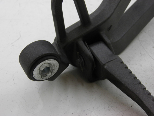 photo de FUSSRASTEN HALTEPLATTEN HINTEN RECHT KYMCO QUANNON NAKED 125 (2010) - Technische Nahaufnahme