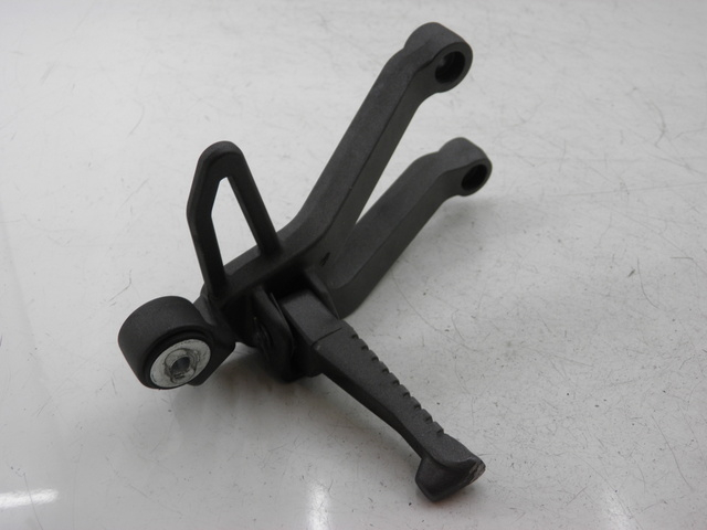 photo de FUSSRASTEN HALTEPLATTEN HINTEN RECHT KYMCO QUANNON NAKED 125 (2010) - Gesamtansicht des Produkts