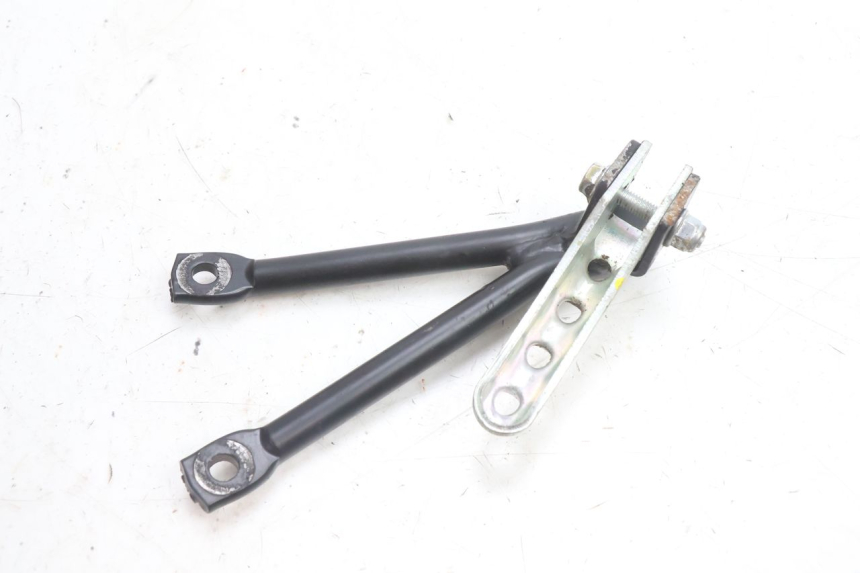 photo de FUSSRASTEN HALTEPLATTEN HINTEN RECHT RIEJU MRT PRO SUPERMOTARD 50 (2007 - 2018) - Alternative Perspektive