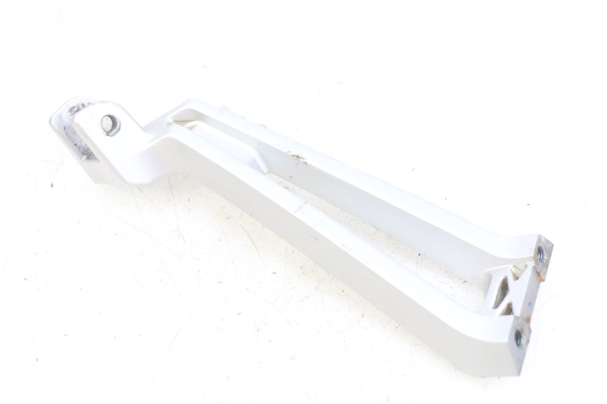 photo de RECHTE HINTERE FUßRASTENHALTERUNG YAMAHA MT ABS 125 (2014 - 2018) - Details der Befestigungspunkte