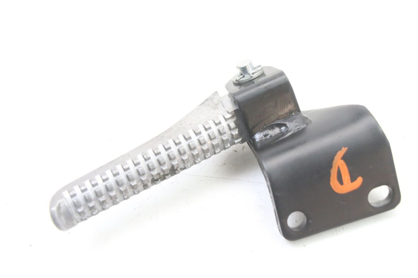 photo de FUSSRASTEN HALTEPLATTEN HINTEN RECHT PIAGGIO NRG POWER PUREJET 50 (2018 - 2021) - Zoom auf Gebrauchszustand